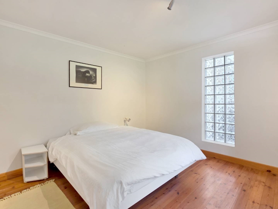 To Let 2 Bedroom Property for Rent in Vredehoek Western Cape